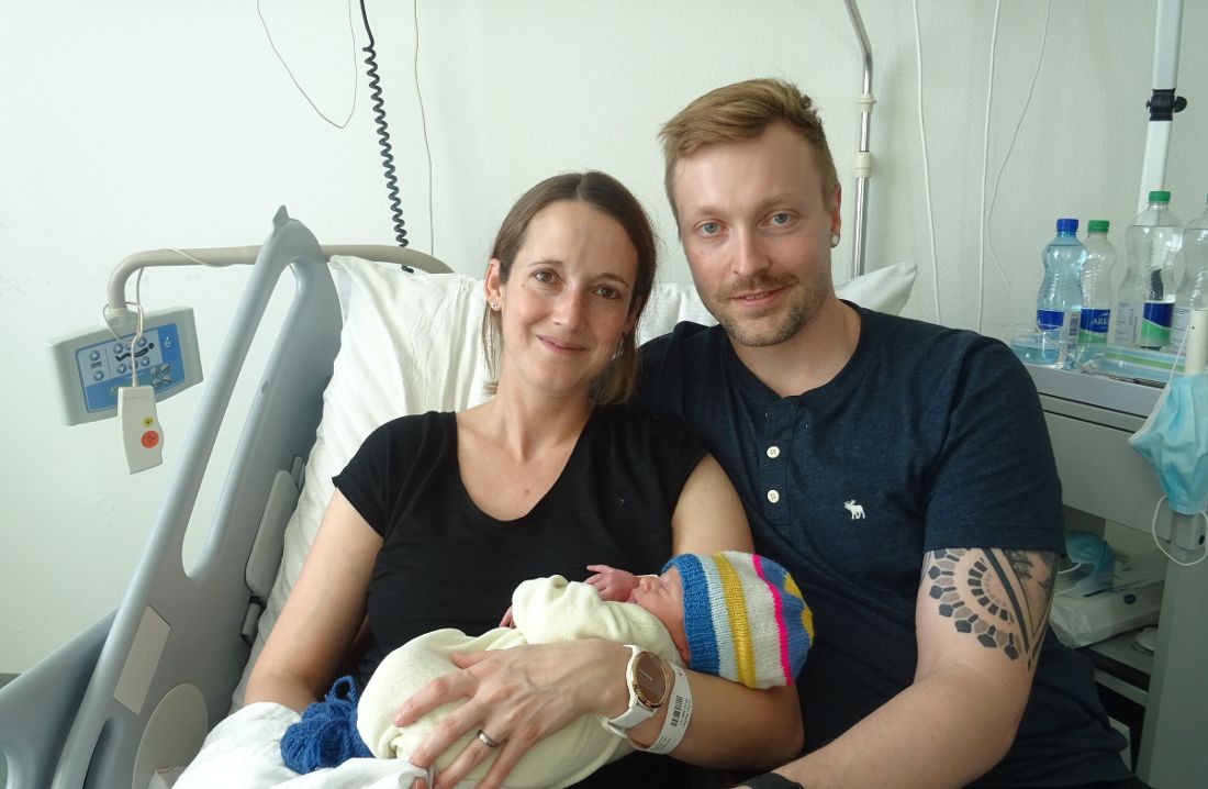 Neujahrsbaby_Familie Mathys mit Finn.jpg